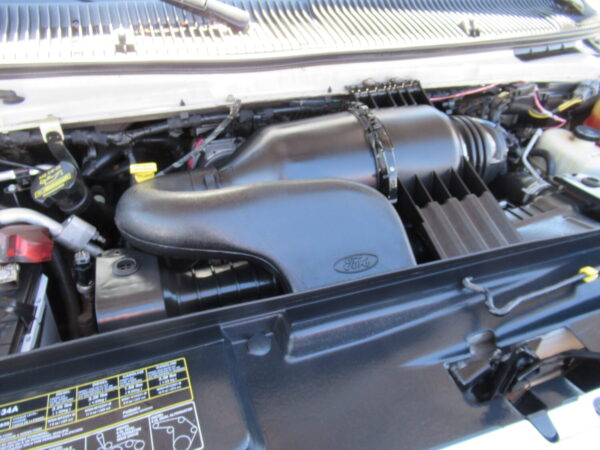 2010 Glaval Lift Equipped Shuttle S79014 - Image 12