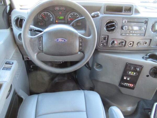 2010 Glaval Lift Equipped Shuttle S79014 - Image 11