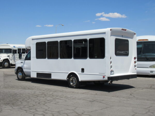 2017 Starcraft Allstar Lift Equipped Shuttle S62052 - Image 5