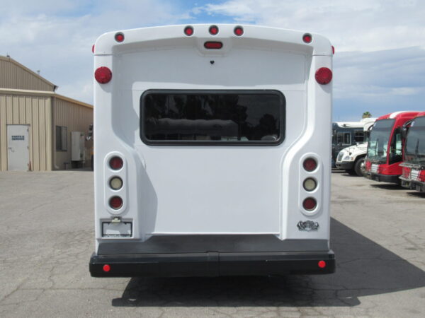 2014 Startrans Senator Lift Equipped Shuttle S93301 - Image 6