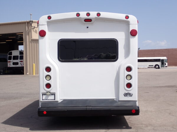 2014 Startrans Senator Lift Equipped Shuttle S93301 - Image 5