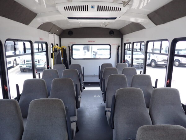 2014 Startrans Senator Lift Equipped Shuttle S93301 - Image 9