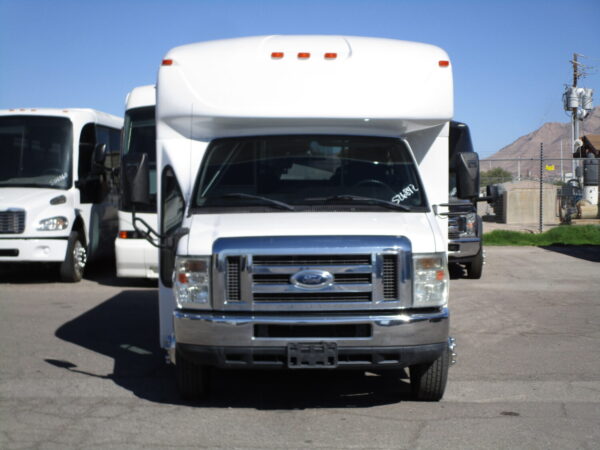 2011 Starcraft Allstar Lift Equipped Shuttle Bus S26842 - Image 2