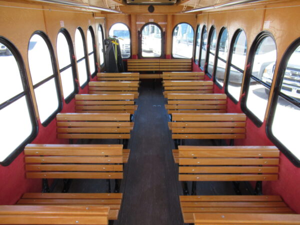 2008 Supreme Lift Equipped Trolley Bus S04697 - Image 10