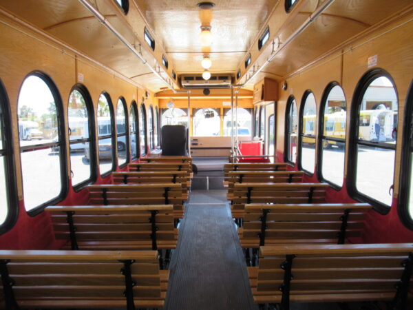 2008 Supreme Lift Equipped Trolley Bus S04697 - Image 8