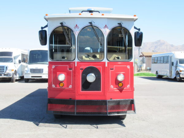 2008 Supreme Lift Equipped Trolley Bus S04697 - Image 2