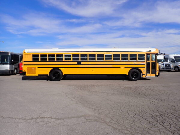 2005 Blue Bird All American School Bus B25747 - Image 4