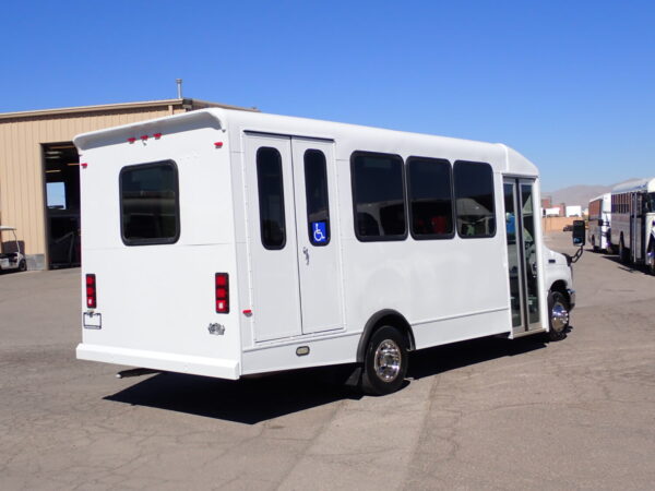 2012 ElDorado Advantage Lift Equipped Shuttle Bus S18911 - Image 7