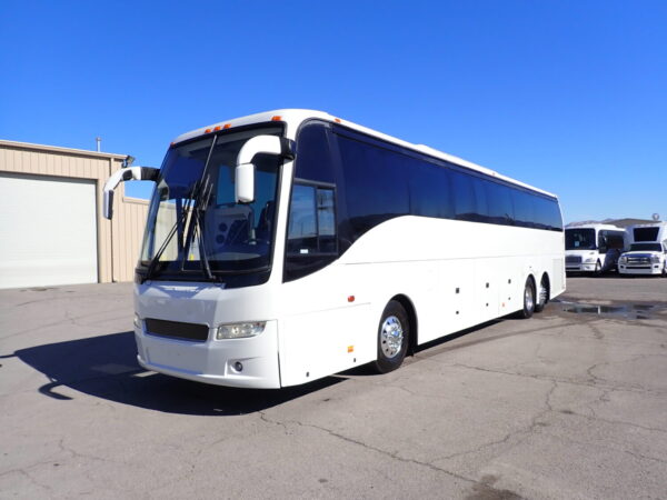 2017 Volvo 9700 Luxury Highway Coach C81076 - Image 3