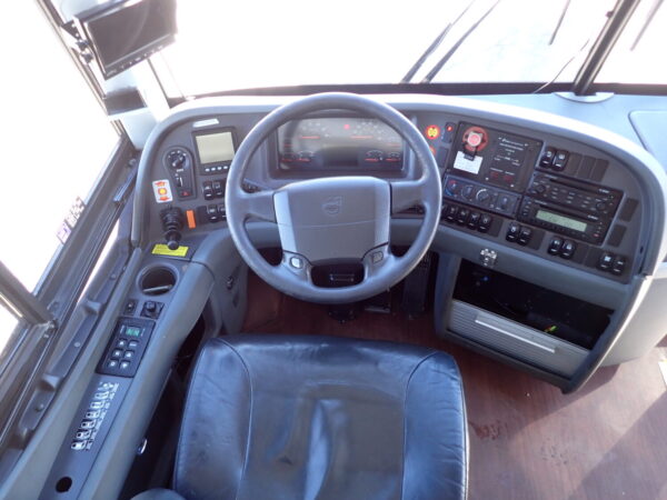 2017 Volvo 9700 Luxury Highway Coach C81076 - Image 9