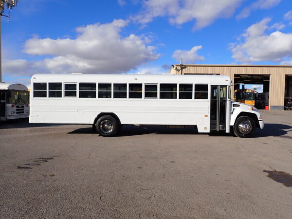 2013 Blue Bird Vision School Bus B95900 - Image 4
