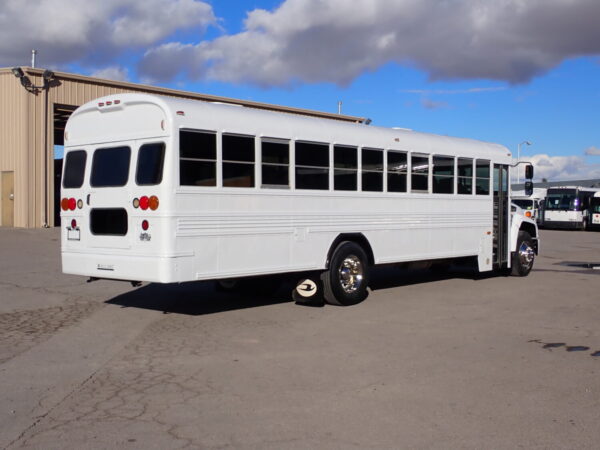 2013 Blue Bird Vision School Bus B95900 - Image 7