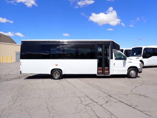 2016 Ameritrans 285 Executive Shuttle Bus S19290 - Image 4