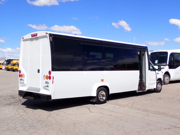 2016 Ameritrans 285 Executive Shuttle Bus S19290 - Image 7