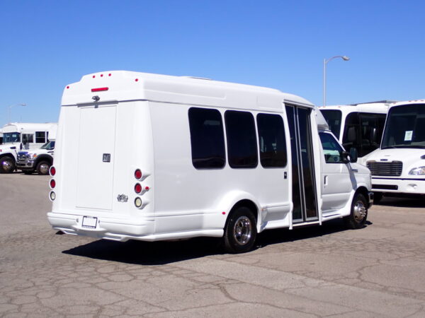 2014 Turtle Top Van Terra Shuttle Bus S26824 - Image 7