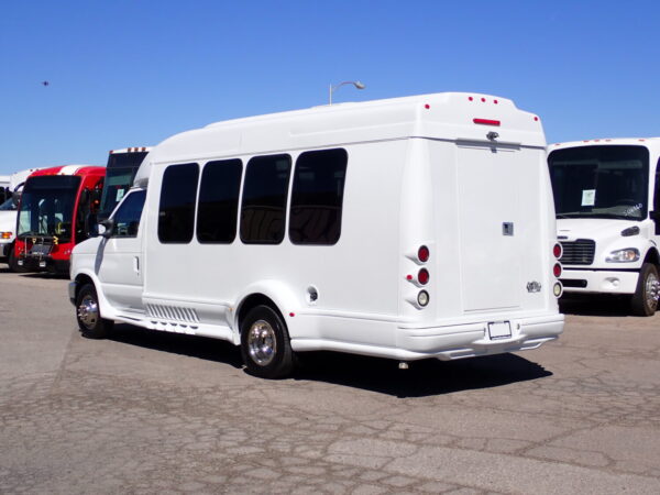 2014 Turtle Top Van Terra Shuttle Bus S26824 - Image 5