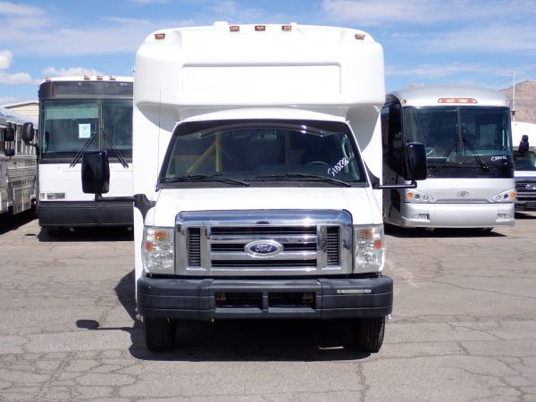 2014 Glaval Universal Lift Equipped Shuttle Bus S10288 - Image 2