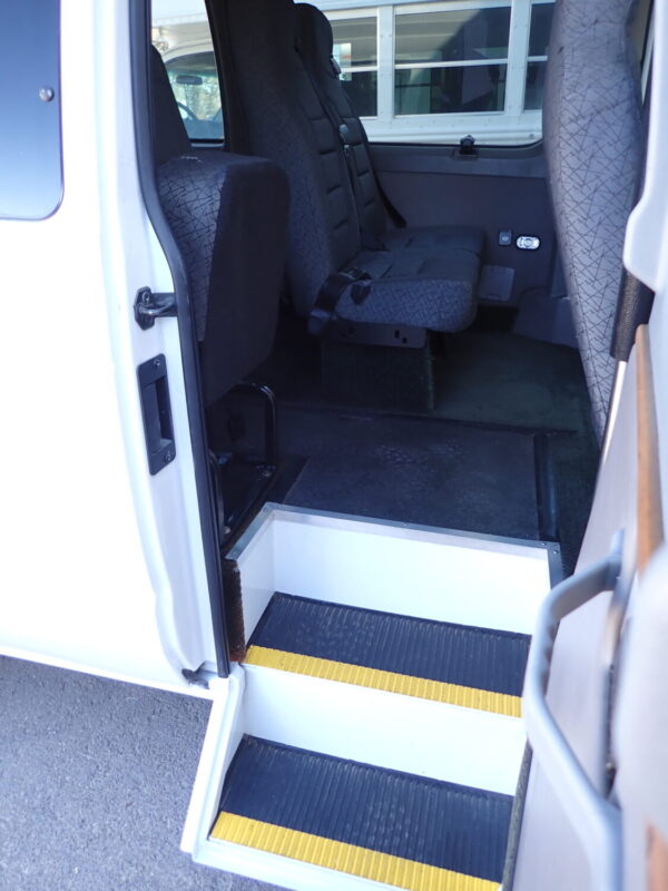 2010 Ford E250 Econoline Passenger Van S12919 - Image 9