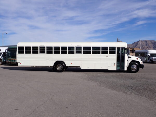 2015 Blue Bird Vision School Bus B08392 - Image 4