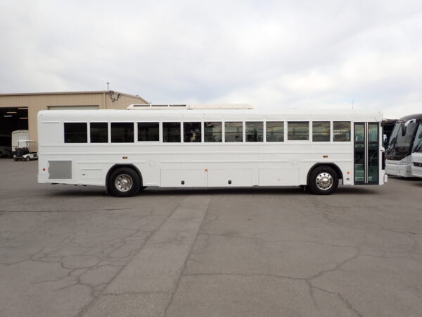 2013 Blue Bird All American Passenger Bus B91500 - Image 4