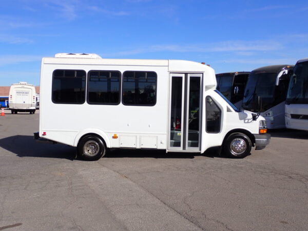 2016 Goshen Impulse Shuttle Bus S49978 - Image 4