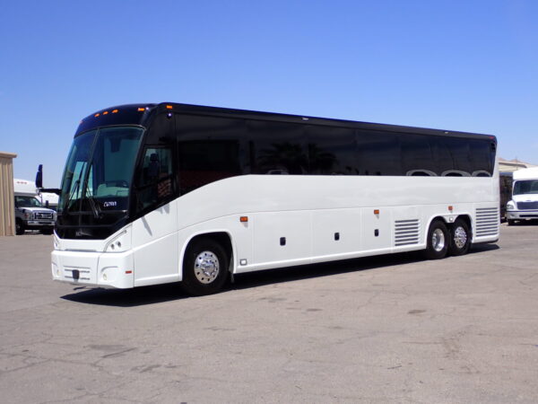 2017 MCI J4500 Highway Coach C67889 - Image 3