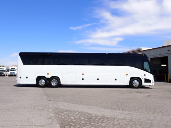 2017 MCI J4500 Highway Coach C67889 - Image 4