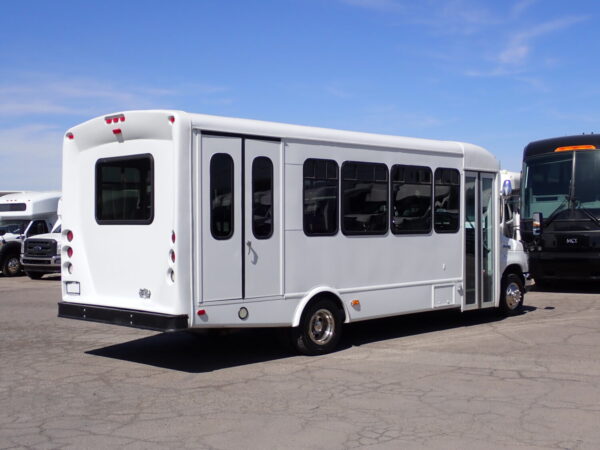 2013 Starcraft Allstar Lift Equipped Shuttle Bus S95297 - Image 7