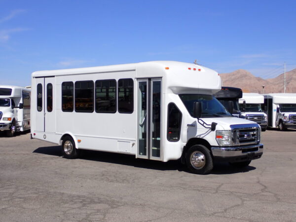 2013 Starcraft Allstar Lift Equipped Shuttle Bus S95297