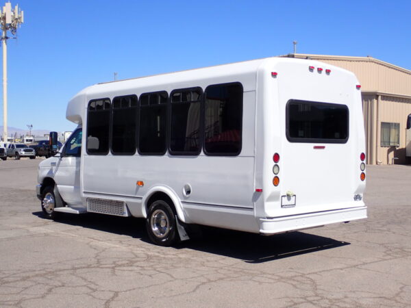 2016 ElDorado Aerotech Lift Equipped Shuttle Bus S15271 - Image 5