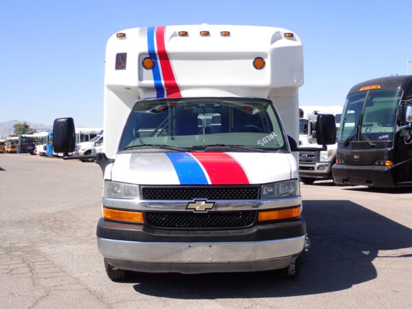 2015 Glaval Lift Equipped Shuttle S12702A - Image 2