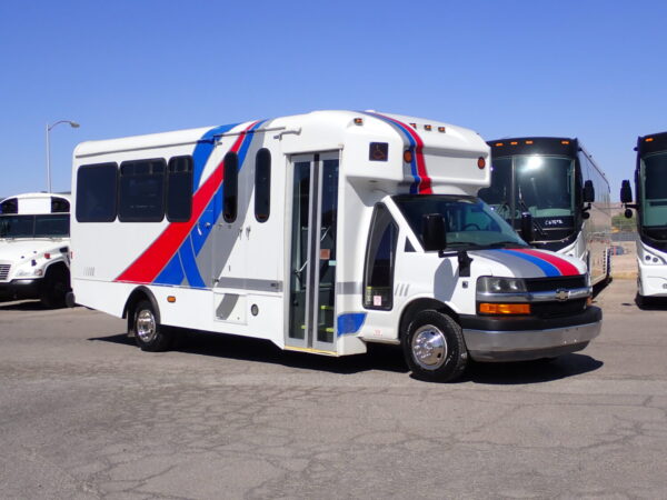 2015 Glaval Lift Equipped Shuttle S12702A