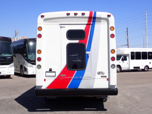 2015 Glaval Lift Equipped Shuttle S12702A - Image 6