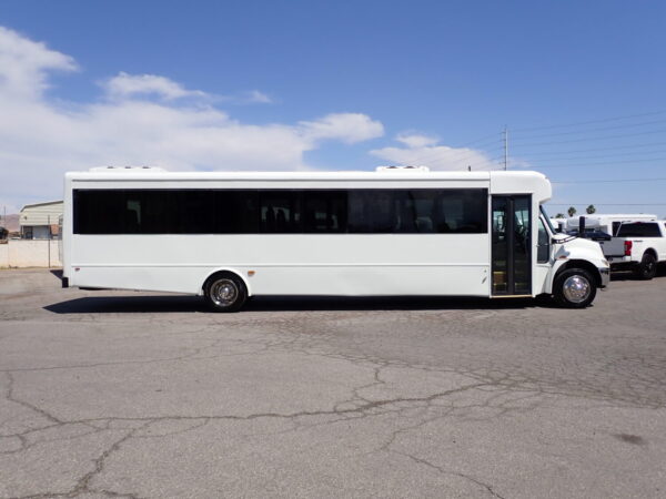 2017 Starcraft Allstar XL Executive Shuttle Bus S35631 - Image 4