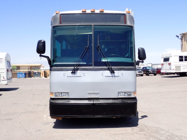 2004 MCI D4500 Lift Equipped Commuter Coach C56315 - Image 2