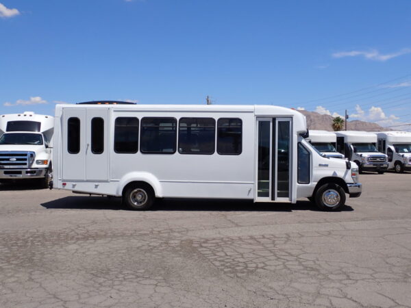 2016 Elkhart Lift Equipped Shuttle Bus S55090 - Image 4