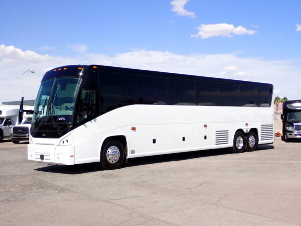 2017 MCI J4500 Highway Coach C67892 - Image 3