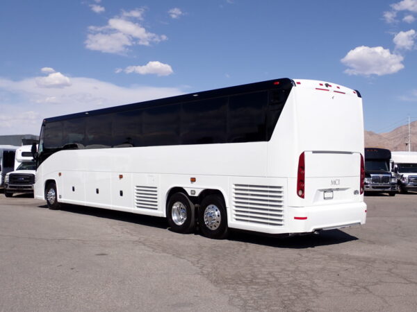 2017 MCI J4500 Highway Coach C67892 - Image 5