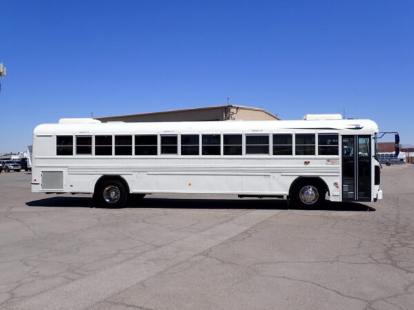 2015 Blue Bird All American Passenger Bus B10561 - Image 4