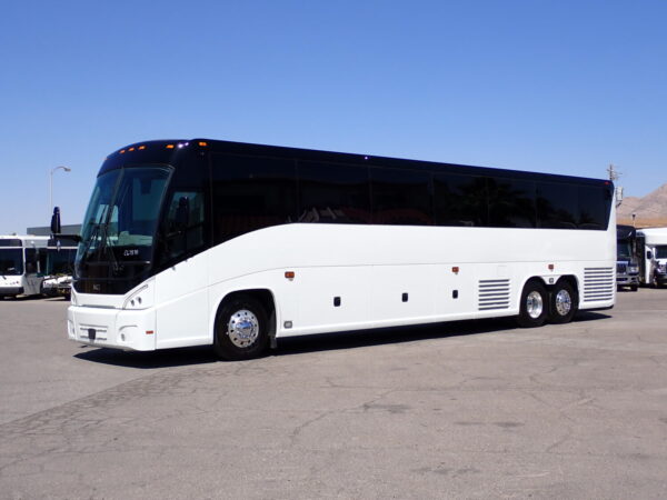 2017 MCI J4500 Highway Coach C67890 - Image 3