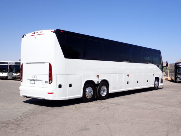 2017 MCI J4500 Highway Coach C67890 - Image 7