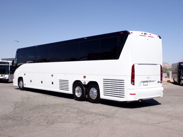 2017 MCI J4500 Highway Coach C67890 - Image 5