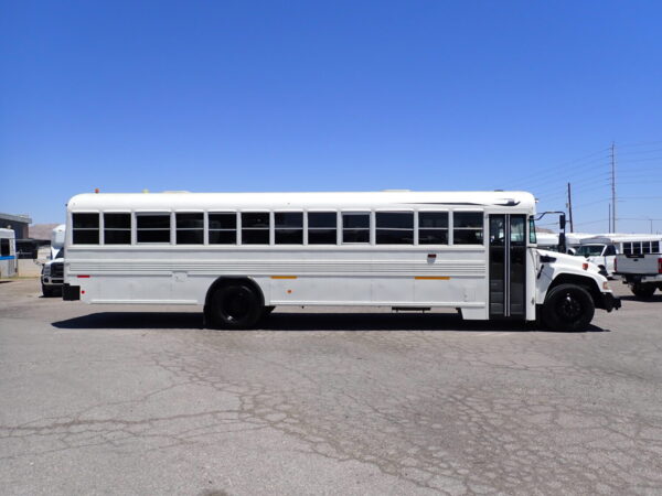 2017 Blue Bird Vision School Bus B25500 - Image 4
