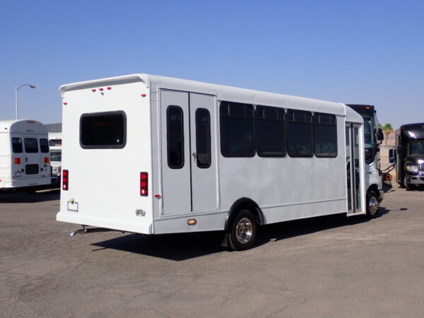 2014 ElDorado Advantage Lift Equipped Shuttle Bus S18813 - Image 7