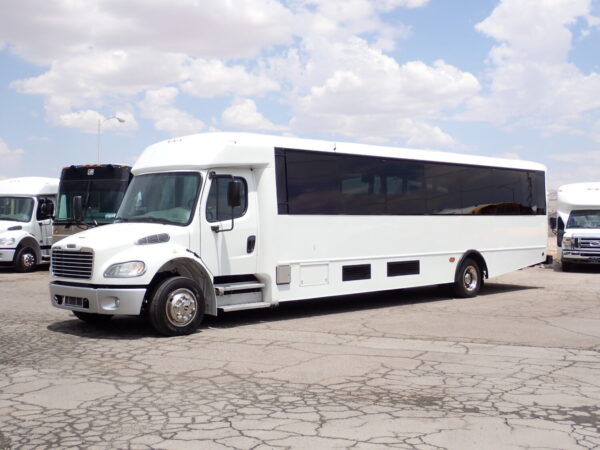 2015 Champion Defender Shuttle Bus SM5348 - Image 3