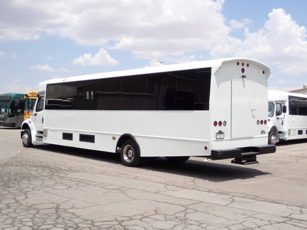 2015 Champion Defender Shuttle Bus SM5348 - Image 5