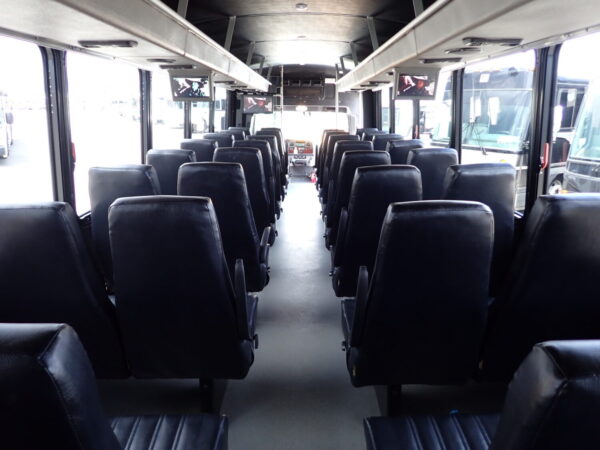 2015 Champion Defender Shuttle Bus SM5348 - Image 10