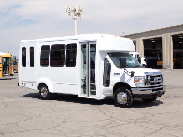 2016 Elkhart Coach ECII Lift Equipped Shuttle S51310