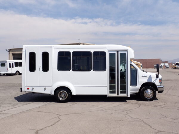 2016 Elkhart Coach ECII Lift Equipped Shuttle S51310 - Image 4