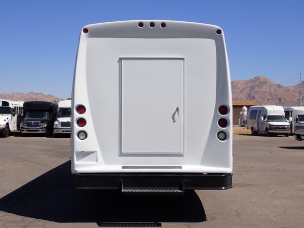 2015 Starcraft XLT Shuttle Bus S11271 - Image 6